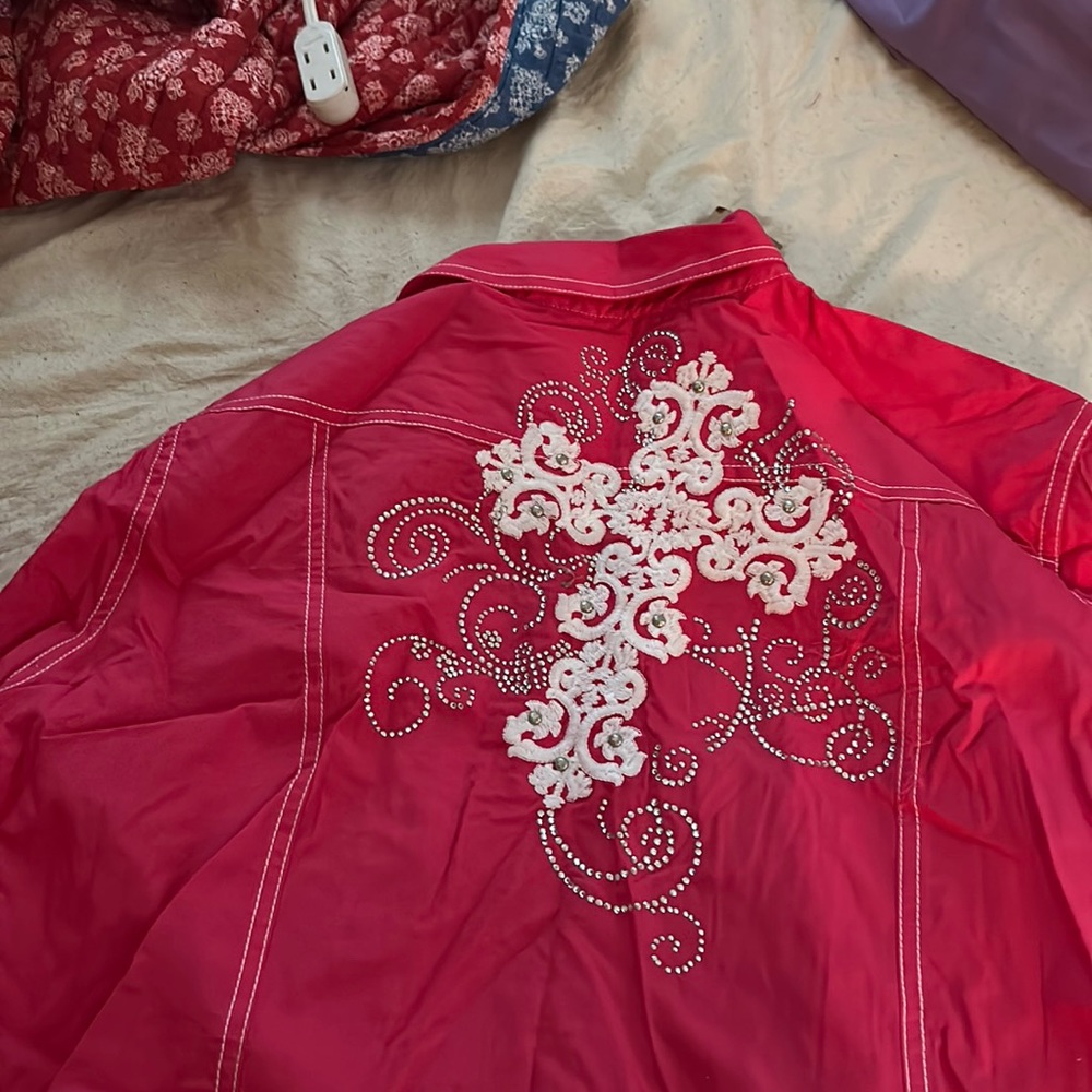 Ariat shirt, size xxl, pink color, new with tags, smoke free pet free